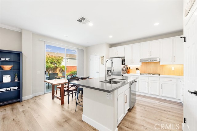 42016 Delmonte Street, Temecula CA: https://media.crmls.org/medias/c57908c4-f035-410b-8254-a6f2d85b9e8c.jpg