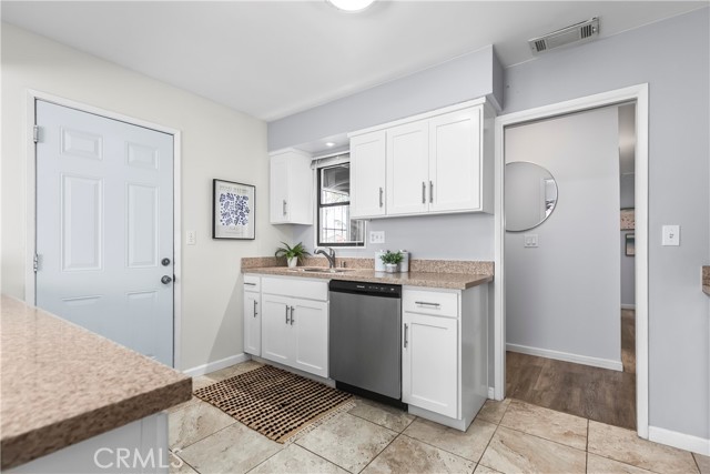 Detail Gallery Image 16 of 41 For 9006 Haveteur Way, San Diego,  CA 92123 - 3 Beds | 2 Baths