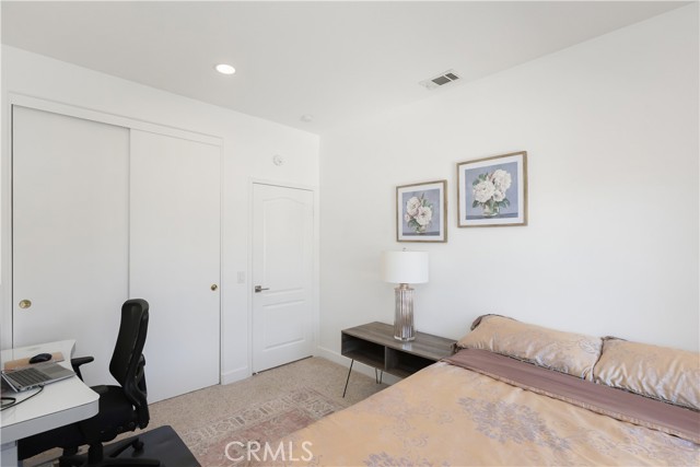 Detail Gallery Image 28 of 51 For 2421 E 16th #1,  Newport Beach,  CA 92663 - 4 Beds | 2/1 Baths