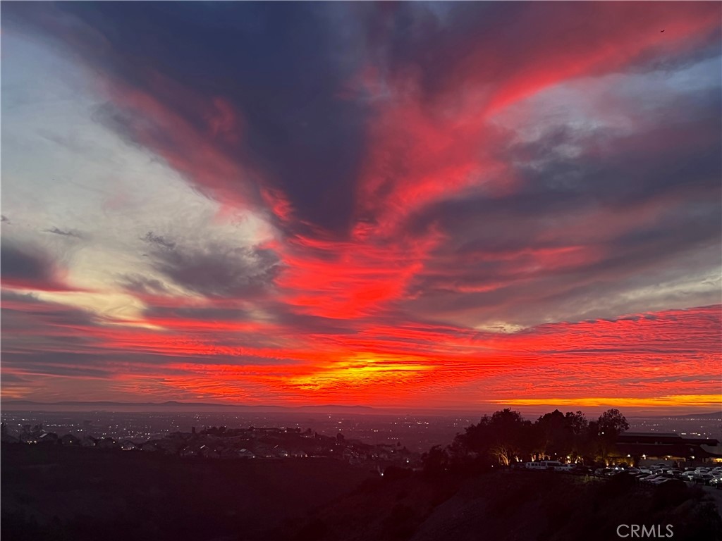 https://media.crmls.org/medias/c57aee16-ef00-438c-9bad-9e2db1b26319.jpg?preset=X-Large