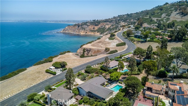 1500 Paseo Del Mar, Palos Verdes Estates CA: https://media.crmls.org/medias/c57c772f-4349-45d7-a8e4-a05f27b9570e.jpg
