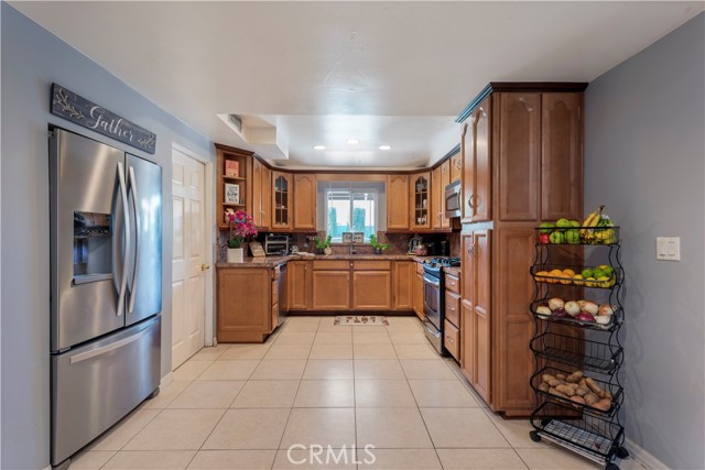 20722 Keswick Street, Winnetka CA: https://media.crmls.org/medias/c57d5365-bf0d-4546-bbd4-ccc7b9575820.jpg
