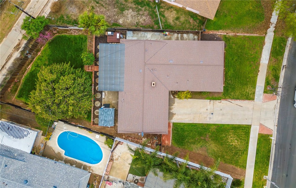 https://media.crmls.org/medias/c57db1ee-a76d-4113-a123-cc188068ca26.jpg?preset=X-Large