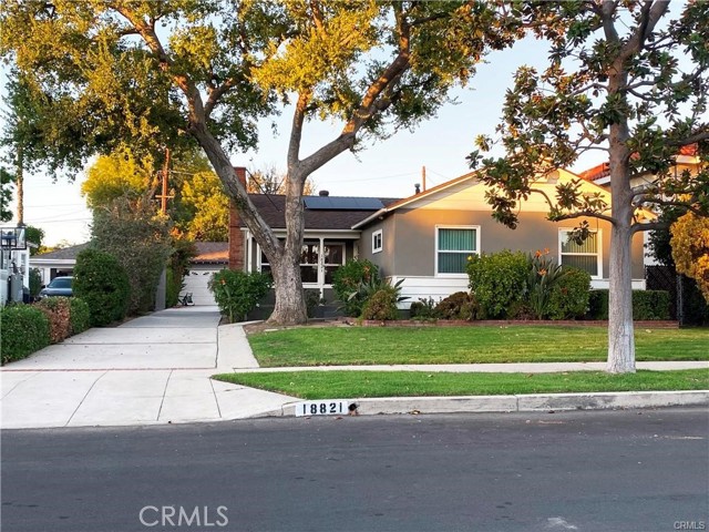 18221 Gresham Street, Northridge CA: https://media.crmls.org/medias/c57dfb91-50de-4ba0-86d3-8adbd8db14ec.jpg