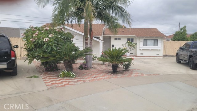 14141 Donegal Drive, Garden Grove CA: https://media.crmls.org/medias/c57e80bf-0ad4-4976-a4f5-48d1af977743.jpg