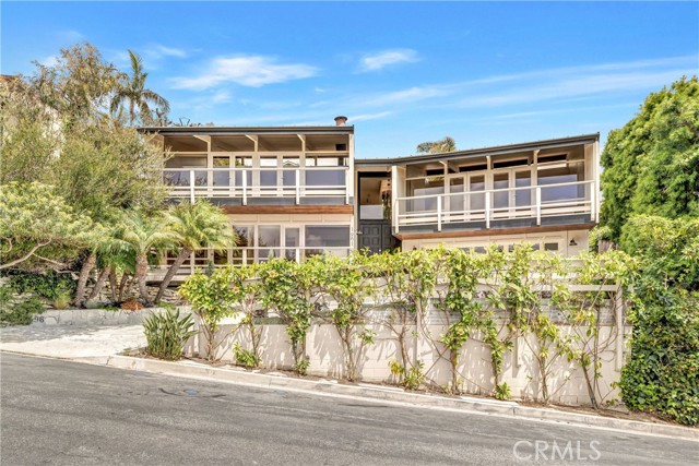 Detail Gallery Image 2 of 28 For 1961 San Remo Dr, Laguna Beach,  CA 92651 - 3 Beds | 2/1 Baths