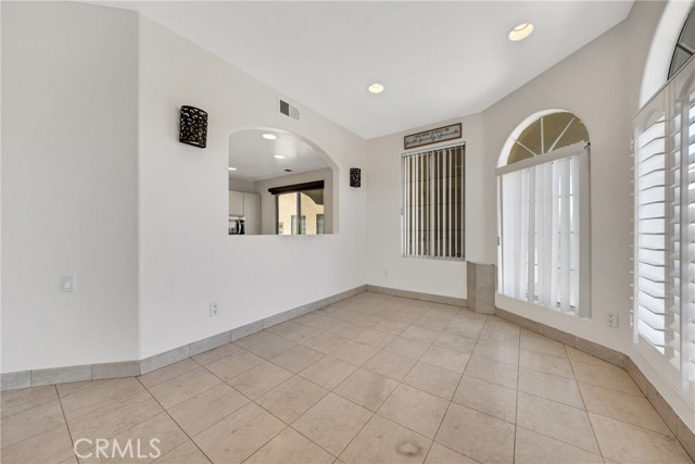 408 W Queen Street, Inglewood CA: https://media.crmls.org/medias/c57f06ac-9c67-4bb8-9df0-76a59bfe8063.jpg