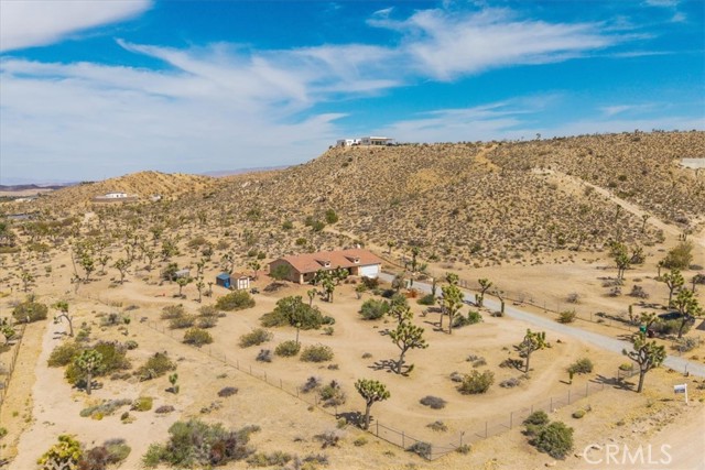 5115 Warren Vista Avenue, Yucca Valley CA: https://media.crmls.org/medias/c57f9348-1233-4c64-ad5f-da657b070542.jpg