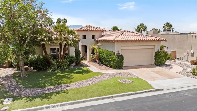 79 Sedona Court, Palm Desert CA: https://media.crmls.org/medias/c580181a-cec9-4524-82fd-b8f32b565d14.jpg