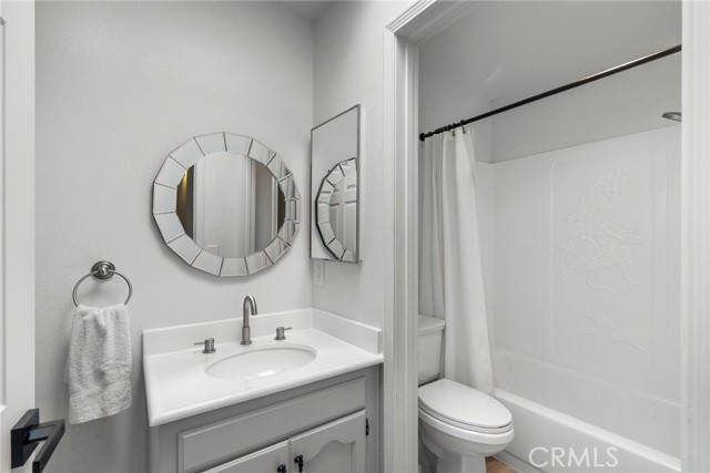 Detail Gallery Image 24 of 37 For 11274 Morrison St #2,  North Hollywood,  CA 91601 - 2 Beds | 2/1 Baths