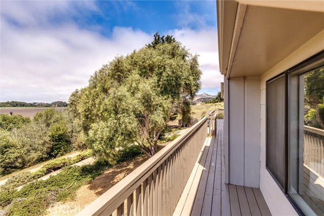 2030 Sombrero Drive, Los Osos CA: https://media.crmls.org/medias/c580b029-cb64-4089-bd28-a7a6ba49502a.jpg