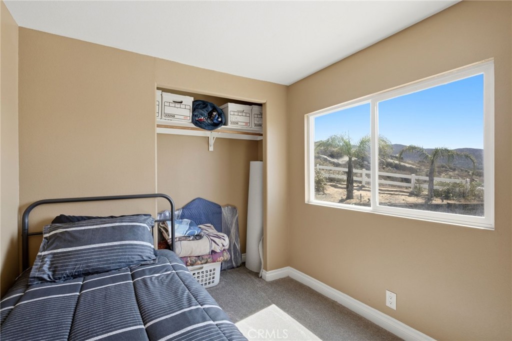 https://media.crmls.org/medias/c580bebf-a9e8-4a1b-8d8e-cc7eb309dc09.jpg?preset=X-Large