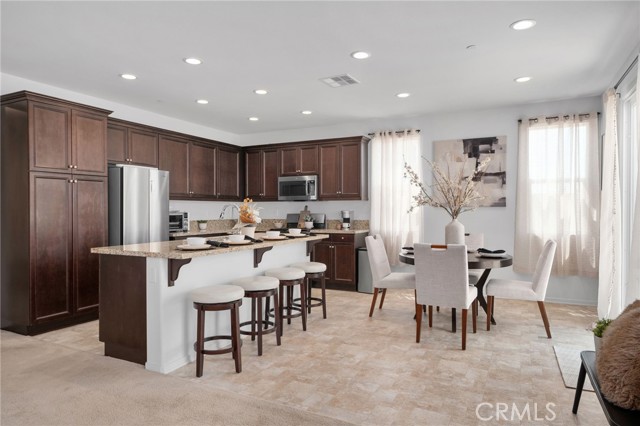 Detail Gallery Image 5 of 19 For 208 Parkview Dr, Calimesa,  CA 92320 - 4 Beds | 2 Baths