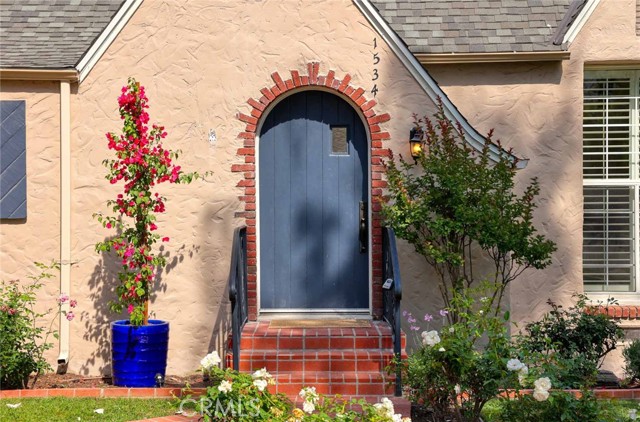 1534 Idlewood Road, Glendale CA: https://media.crmls.org/medias/c583a464-d407-491b-b3ea-d8b84168ce3b.jpg