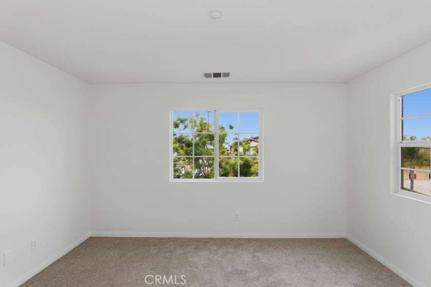 https://media.crmls.org/medias/c5855a1c-9eb9-4dc6-bd55-c990dc3a6325.jpg?preset=X-Large