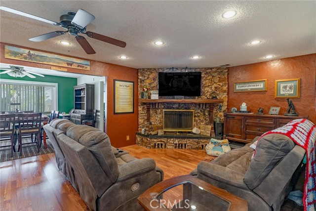 37701 Hesse Road, Cherry Valley CA: https://media.crmls.org/medias/c585ffe6-c583-425b-b165-5e10db0f2767.jpg