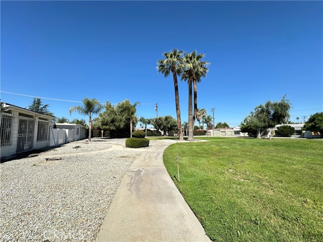 309 Santo Drive, San Jacinto CA: https://media.crmls.org/medias/c58615c5-f42b-4d63-ad6c-3e3735e281d3.jpg