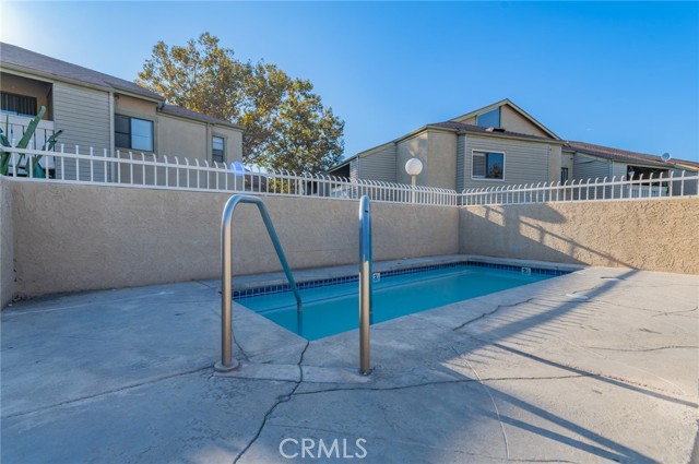 Image 29 of 33 For 63 Carriage Way 239