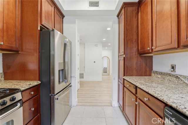 Detail Gallery Image 15 of 39 For 1023 Wilcox Ave, Los Angeles,  CA 90038 - 2 Beds | 2 Baths