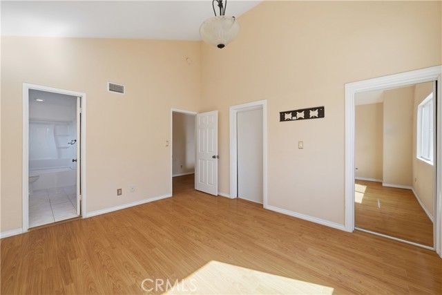 6101 Fulton Avenue, 9 photo 20