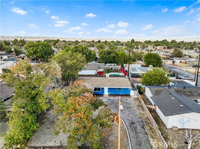 Detail Gallery Image 3 of 20 For 44715 Gingham Ave, Lancaster,  CA 93535 - 4 Beds | 2 Baths