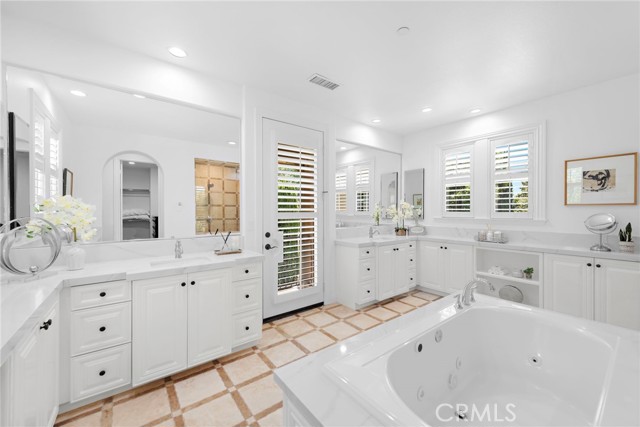 4 Dennis Lane, Ladera Ranch CA: https://media.crmls.org/medias/c5882f8d-1f91-4b13-9738-2b4ae2282547.jpg