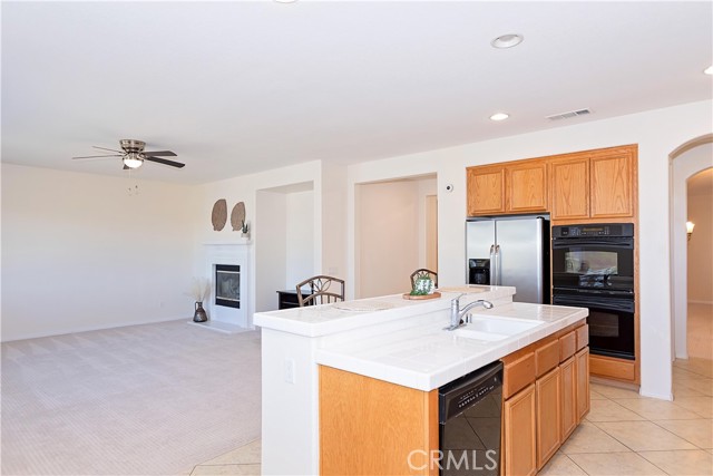 Detail Gallery Image 15 of 57 For 3607 Mountain Shadows Ct, Palmdale,  CA 93551 - 3 Beds | 3 Baths