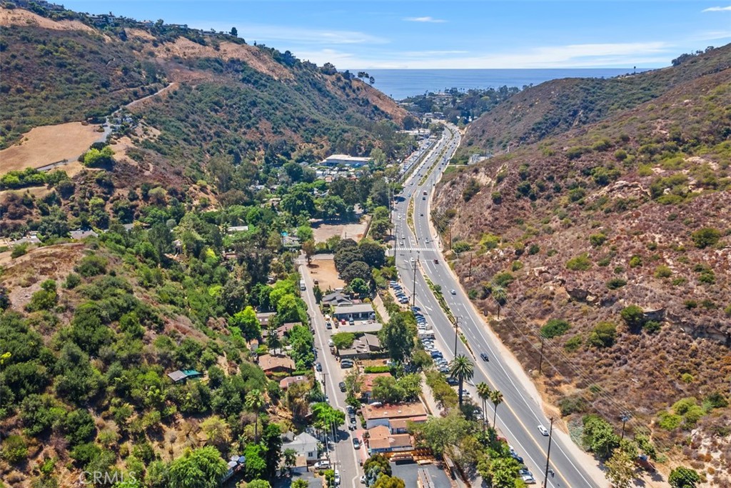 https://media.crmls.org/medias/c5896995-8261-4f5f-865f-7fc12c0cfcb7.jpg?preset=X-Large