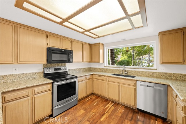 Detail Gallery Image 21 of 62 For 23231 Canyon Lake Dr, Canyon Lake,  CA 92587 - 3 Beds | 2 Baths