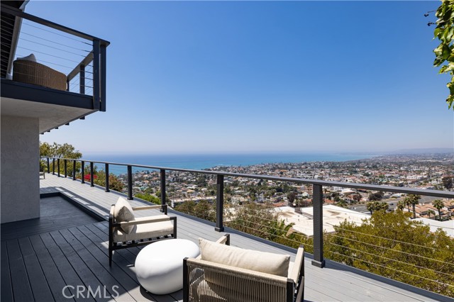303 E Avenida Cordoba, San Clemente CA: https://media.crmls.org/medias/c5898229-1e0d-4d65-90be-a234cedae0d4.jpg