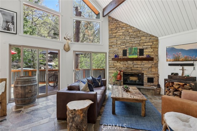 Detail Gallery Image 21 of 59 For 385 Iris Dr, Twin Peaks,  CA 92391 - 4 Beds | 3 Baths