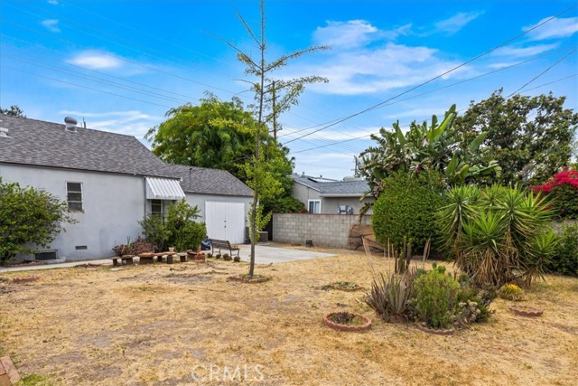 4306 W Verdugo Ave, Burbank CA: https://media.crmls.org/medias/c589fb4d-591f-4719-9d8e-09412547656f.jpg