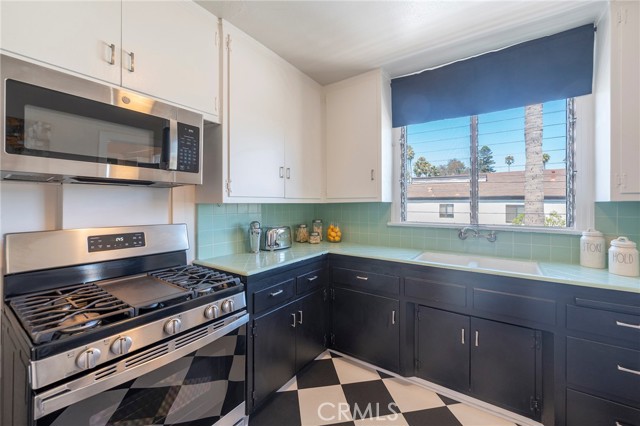 Detail Gallery Image 19 of 65 For 70 Roswell Ave, Long Beach,  CA 90803 - 4 Beds | 2 Baths