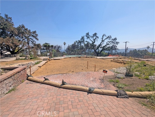 930 Parkman Street, Altadena CA: https://media.crmls.org/medias/c58ae3f8-60fc-4449-a6cd-feb2656ed146.jpg