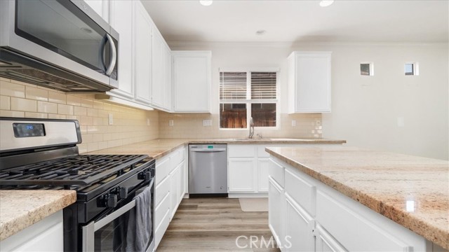 32059 Poppy Way, Lake Elsinore CA: https://media.crmls.org/medias/c58b09c5-ed77-40d1-ab7e-25f3c020daf4.jpg