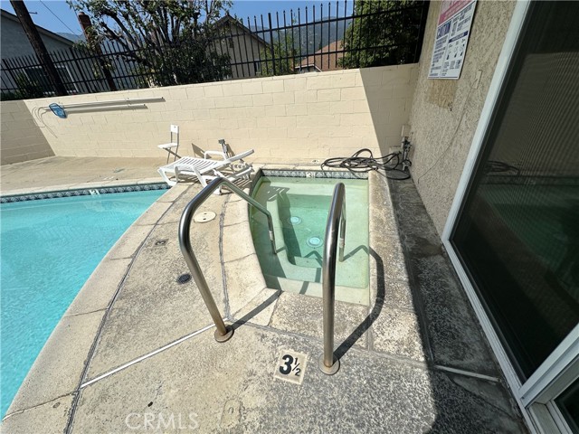 Detail Gallery Image 42 of 42 For 3010 Montrose #17,  Glendale,  CA 91214 - 1 Beds | 1 Baths