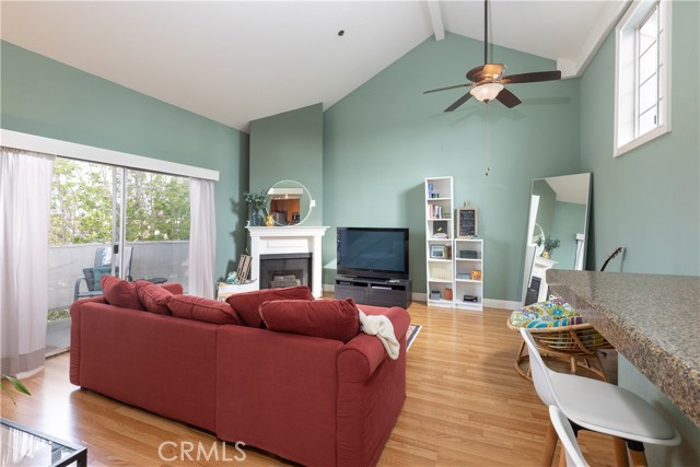 Detail Gallery Image 9 of 35 For 1100 Euclid Ave #304,  Long Beach,  CA 90804 - 2 Beds | 2 Baths