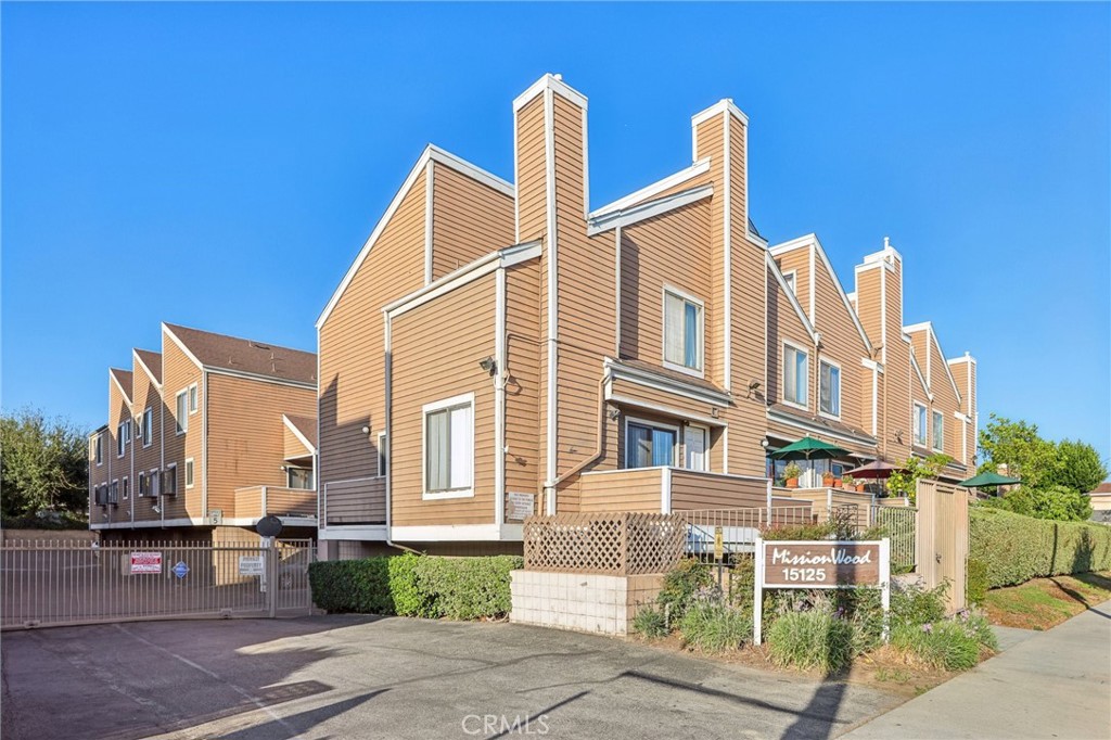 15125 Nordhoff Street #19