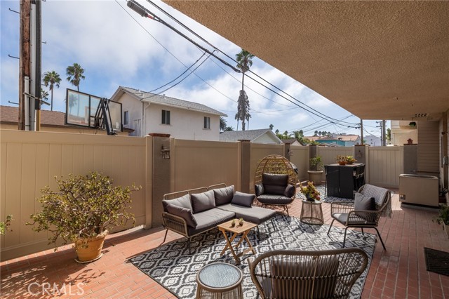 512 Esplanade, Redondo Beach, California 90277, 2 Bedrooms Bedrooms, ,2 BathroomsBathrooms,Residential,Sold,Esplanade,SB23191083