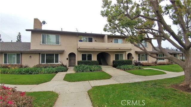 12700 Newport Avenue, Tustin CA: https://media.crmls.org/medias/c58cc291-b987-4e47-a1ac-213ae9563552.jpg