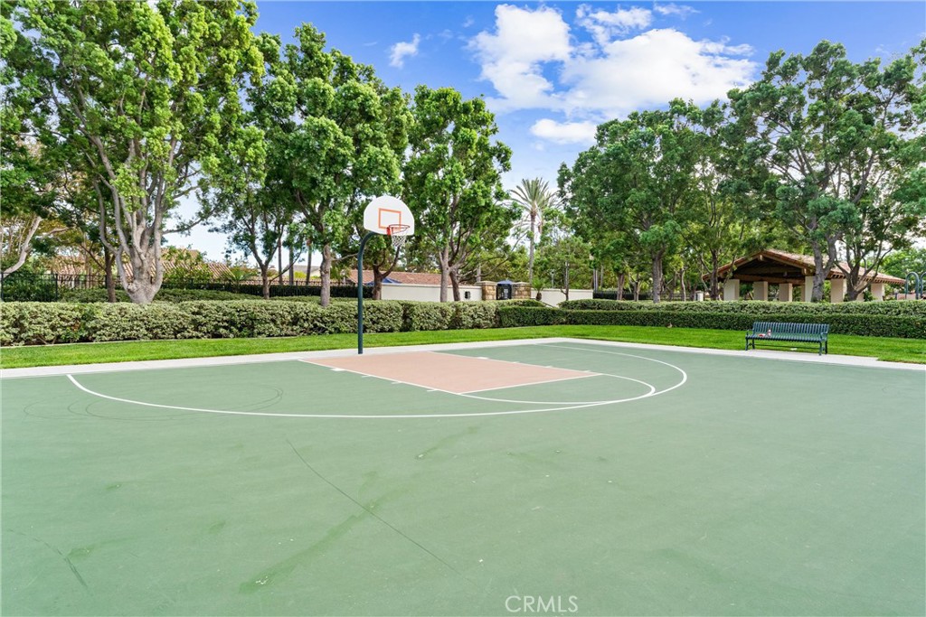 https://media.crmls.org/medias/c58dbd51-d3d3-44d2-bbd3-5873b584a24f.jpg?preset=X-Large