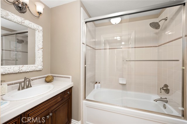 1400 E Ocean Boulevard, Long Beach CA: https://media.crmls.org/medias/c58e1381-1980-49f2-94c3-3c69027c1a7c.jpg