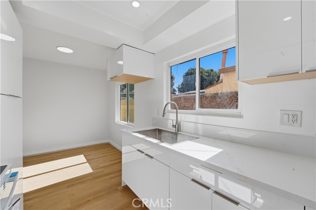 Detail Gallery Image 8 of 14 For 8659 Chestnut, South Gate,  CA 90280 - 2 Beds | 1 Baths