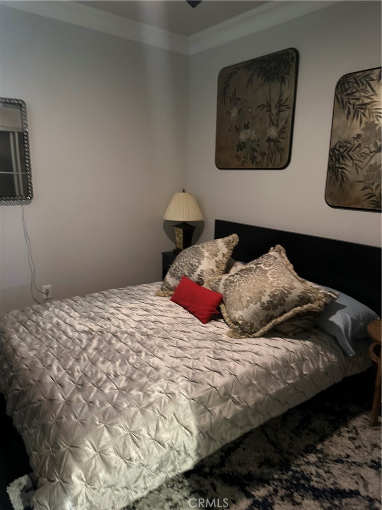 https://media.crmls.org/medias/c58f1cf5-0ed7-4f26-b3fd-0c9c85a84d5b.jpg?preset=X-Large