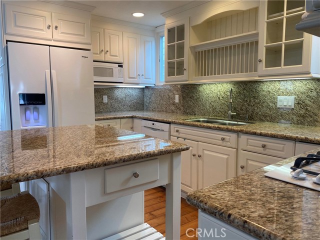 Detail Gallery Image 11 of 11 For 120 Diamond Ave, Newport Beach,  CA 92662 - 4 Beds | 3 Baths