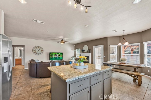 Detail Gallery Image 19 of 49 For 4100 Waterville Ct, Palmdale,  CA 93551 - 6 Beds | 3 Baths