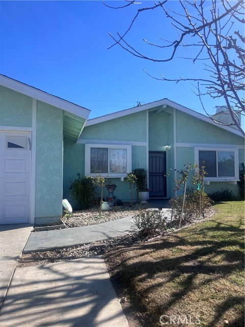 Detail Gallery Image 2 of 19 For 38616 Division, Palmdale,  CA 93550 - 3 Beds | 2 Baths