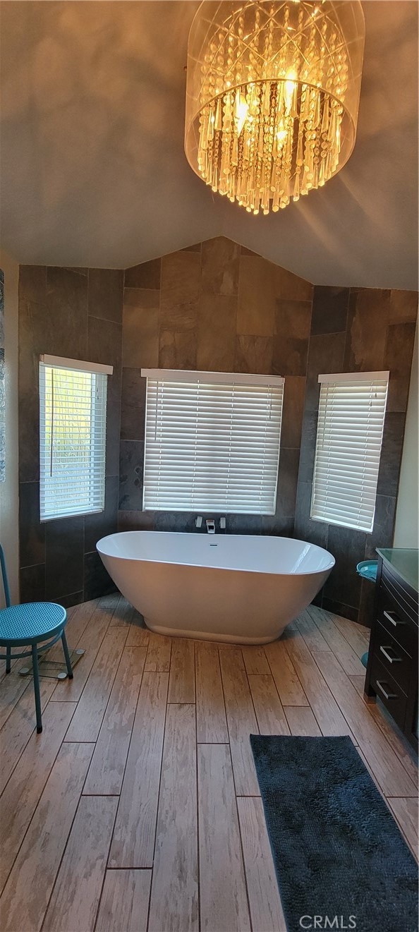 2531 Independence Way, Corona CA: https://media.crmls.org/medias/c590d793-1f29-42ad-aeb9-1d8d01165291.jpg