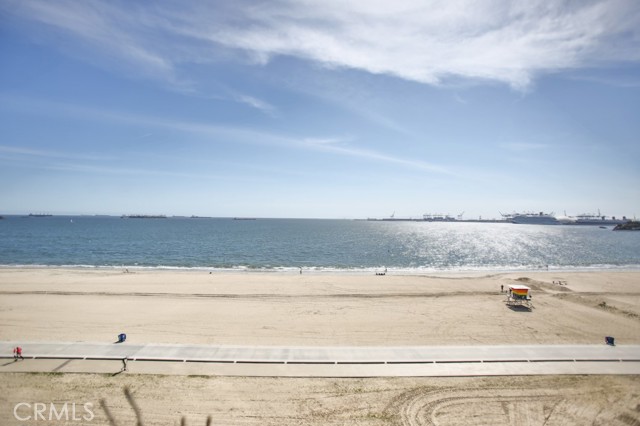 1750 E Ocean Boulevard, Long Beach CA: https://media.crmls.org/medias/c5926206-866b-4df4-8195-a87fad2381de.jpg
