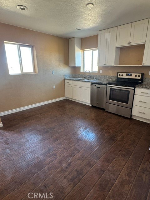 Detail Gallery Image 16 of 19 For 21226 21226 Stoddard Wells Rd, Apple Valley,  CA 92307 - 2 Beds | 2 Baths